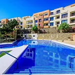 Spacious With 3 Pools & Gym Διαμέρισμα *