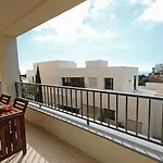 Spacious With 3 Pools & Gym Μαρμπέλλα