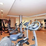 Διαμέρισμα Spacious With 3 Pools & Gym
