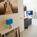 Διαμέρισμα Spacious With 3 Pools & Gym *