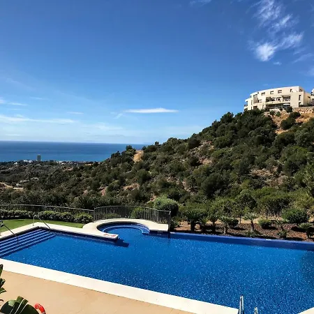 Spacious With 3 Pools & Gym *