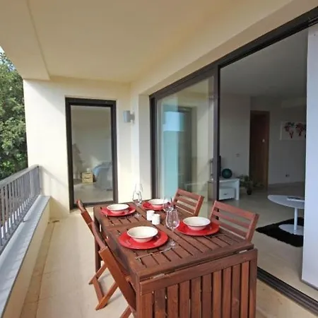 Spacious With 3 Pools & Gym
