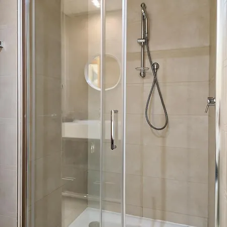 Spacious With 3 Pools & Gym Appartamento