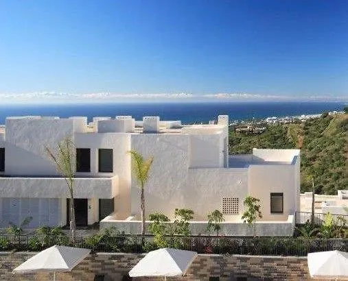 Appartamento Spacious With 3 Pools & Gym