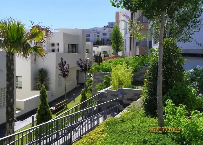 Spacious With 3 Pools & Gym Appartamento