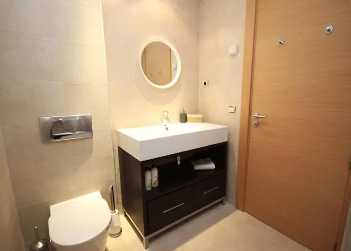 Spacious With 3 Pools & Gym Appartamento
