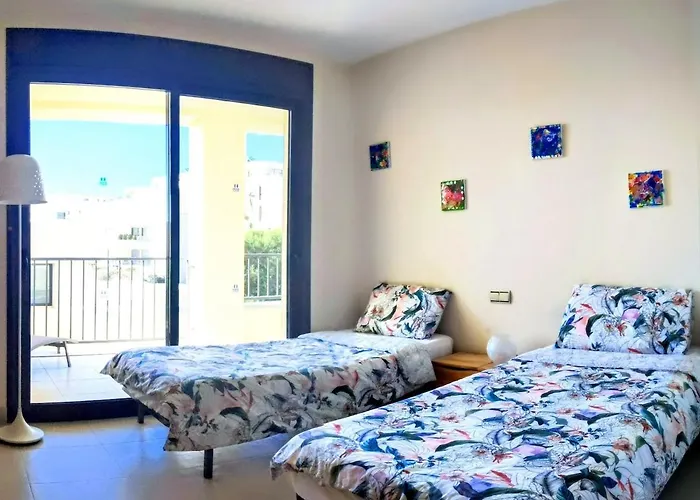 Spacious With 3 Pools & Gym Appartamento