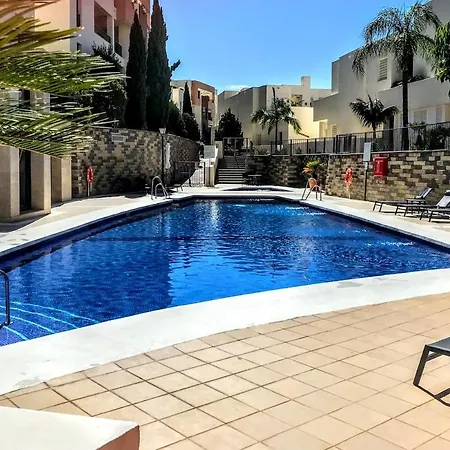 Apartment Spacious With 3 Pools & Gym Marbella