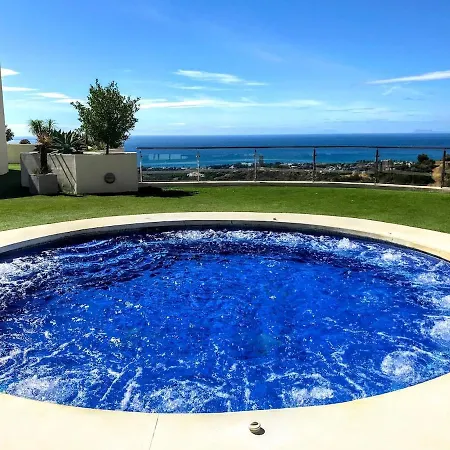 Spacious With 3 Pools & Gym *