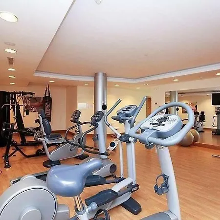 Apartment Spacious With 3 Pools & Gym