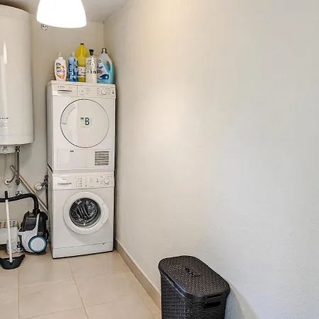 Spacious With 3 Pools & Gym Apartment *