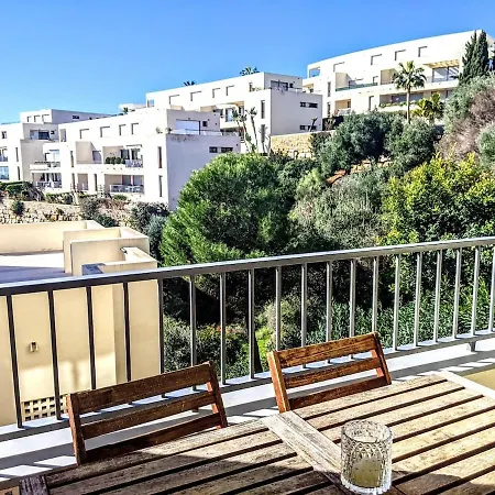 Apartment Spacious With 3 Pools & Gym