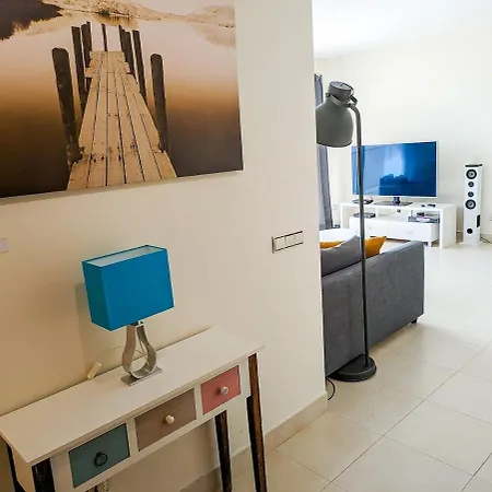 Apartment Spacious With 3 Pools & Gym *